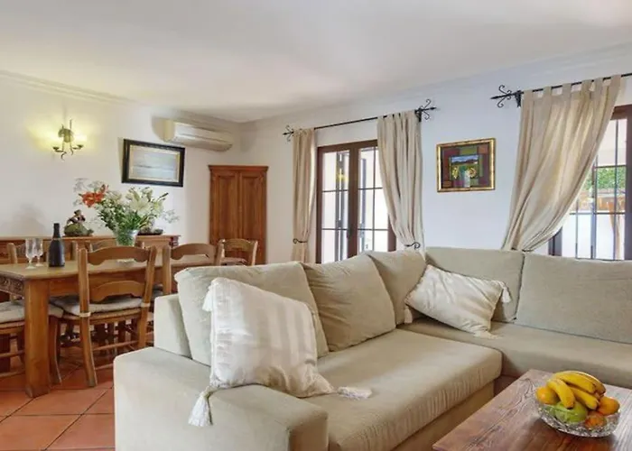Tatil Evi Bright 2 Bedroom Townhouse Fuengirola