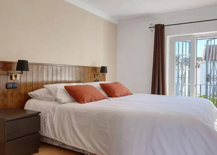 Bright 2 Bedroom Townhouse Tatil Evi
