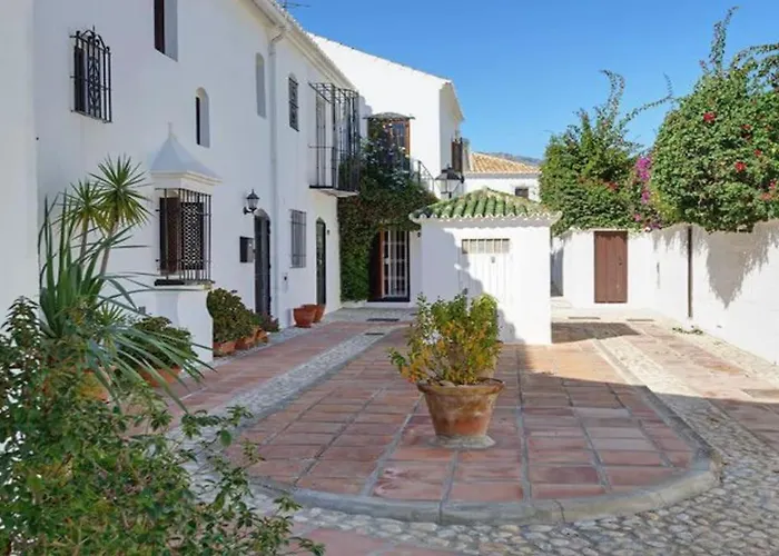 Bright 2 Bedroom Townhouse * Fuengirola